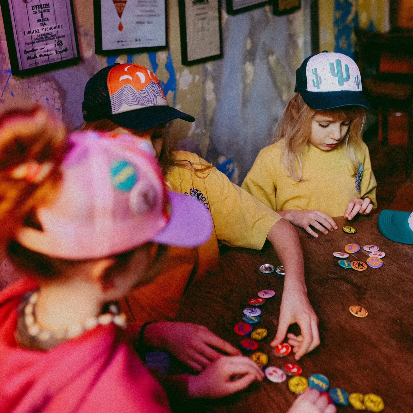 Czapka dziecięca z daszkiem i dodatkowym otworem na kucyk Ice Cream Yupi Small Kids Cap