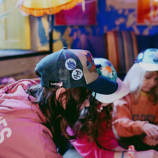 Przypinka do czapki The Waves Of Life Pin