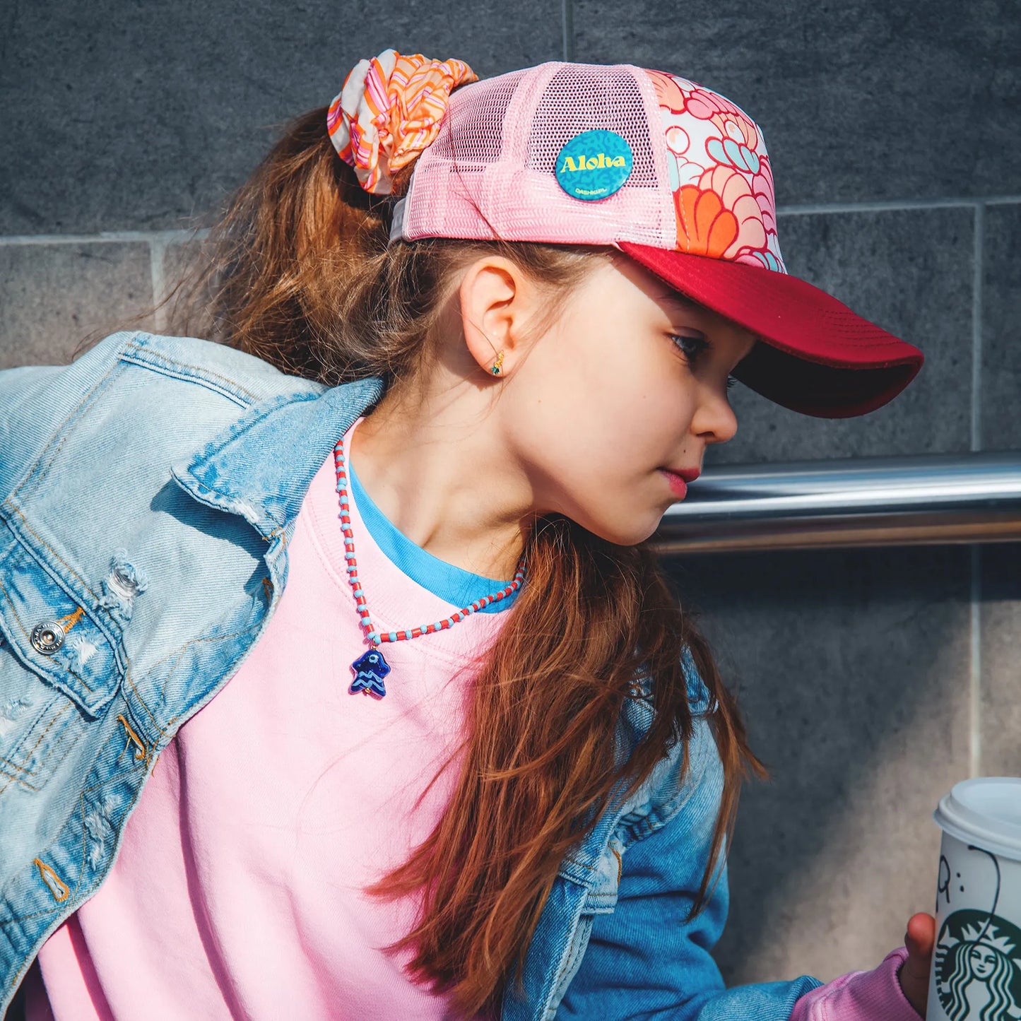 Czapka dziecięca z daszkiem i dodatkowym otworem na kucyk Shells Yupi Small Kids Cap