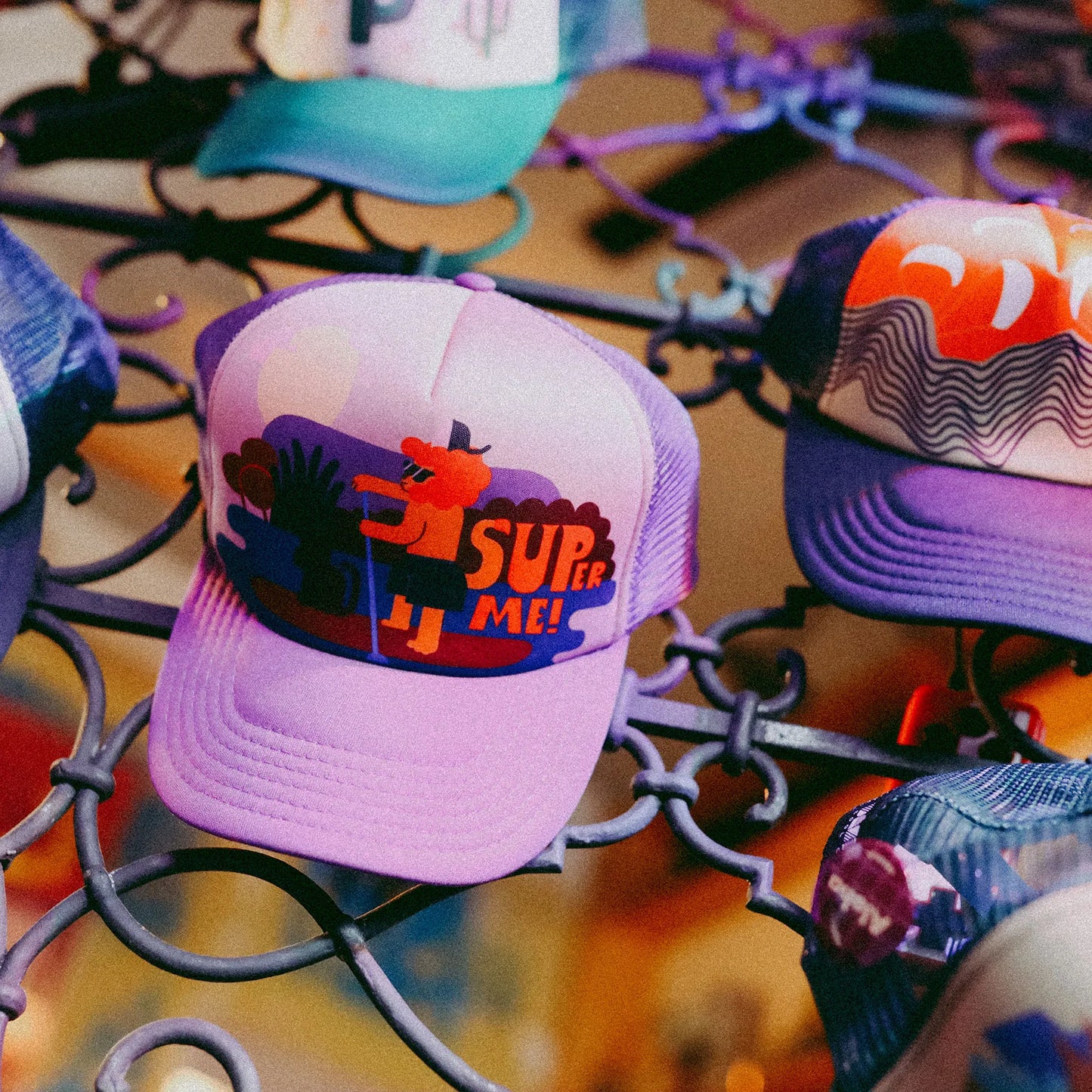 Czapka z daszkiem dla dorosłych z dodatkowym otworem na kucyk Super Me Pink Yupi Large Cap