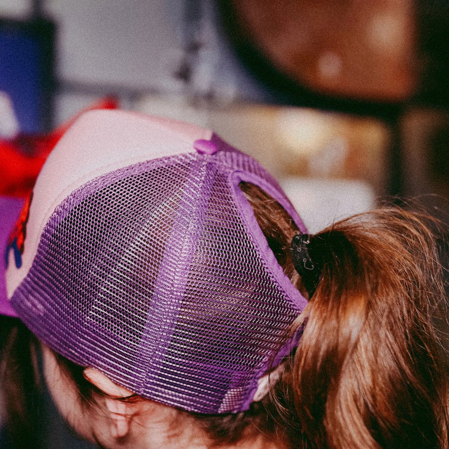 Czapka z daszkiem dla dorosłych z dodatkowym otworem na kucyk Super Me Pink Yupi Large Cap