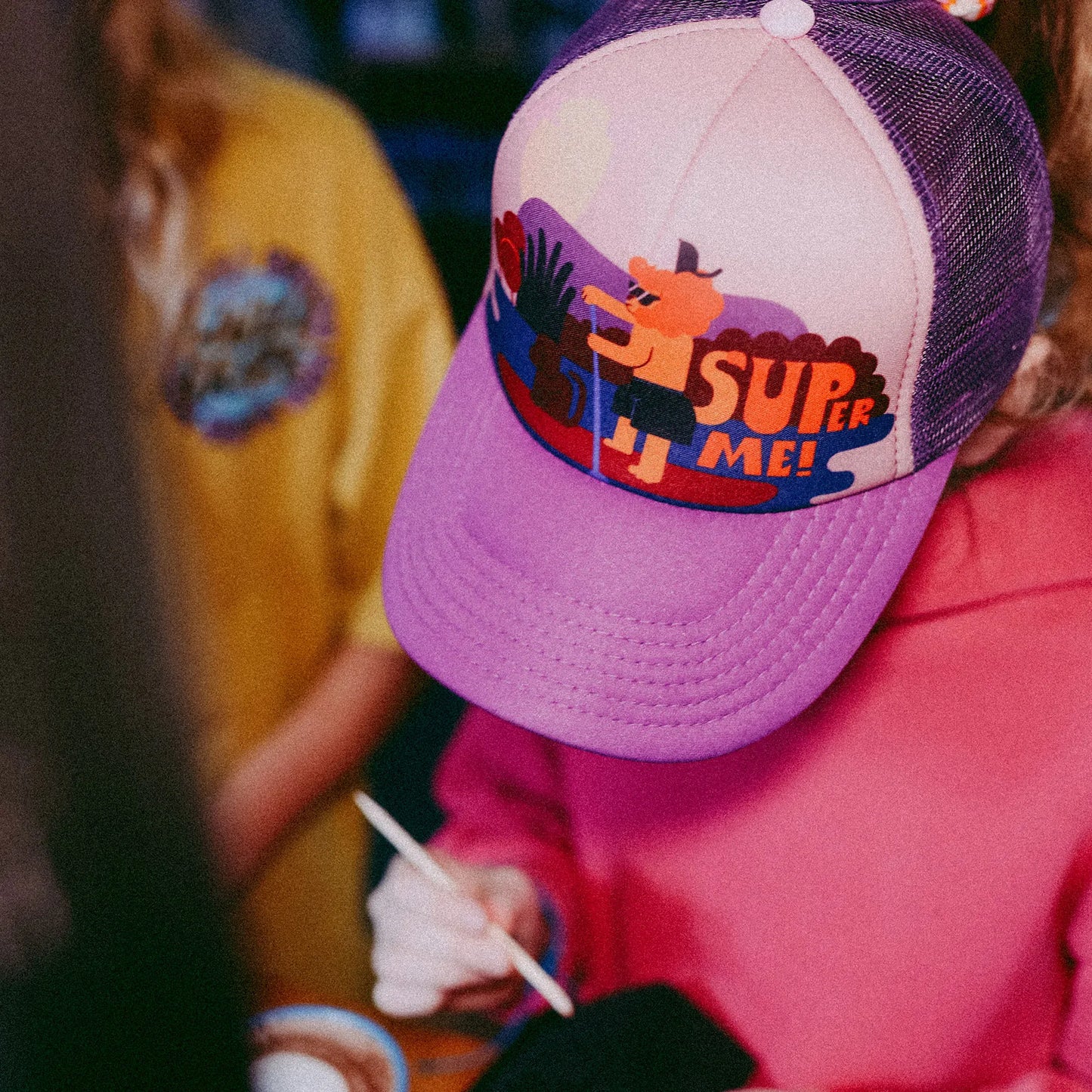 Czapka dziecięca z daszkiem i dodatkowym otworem na kucyk Super Me Pink Yupi Small Kids Cap
