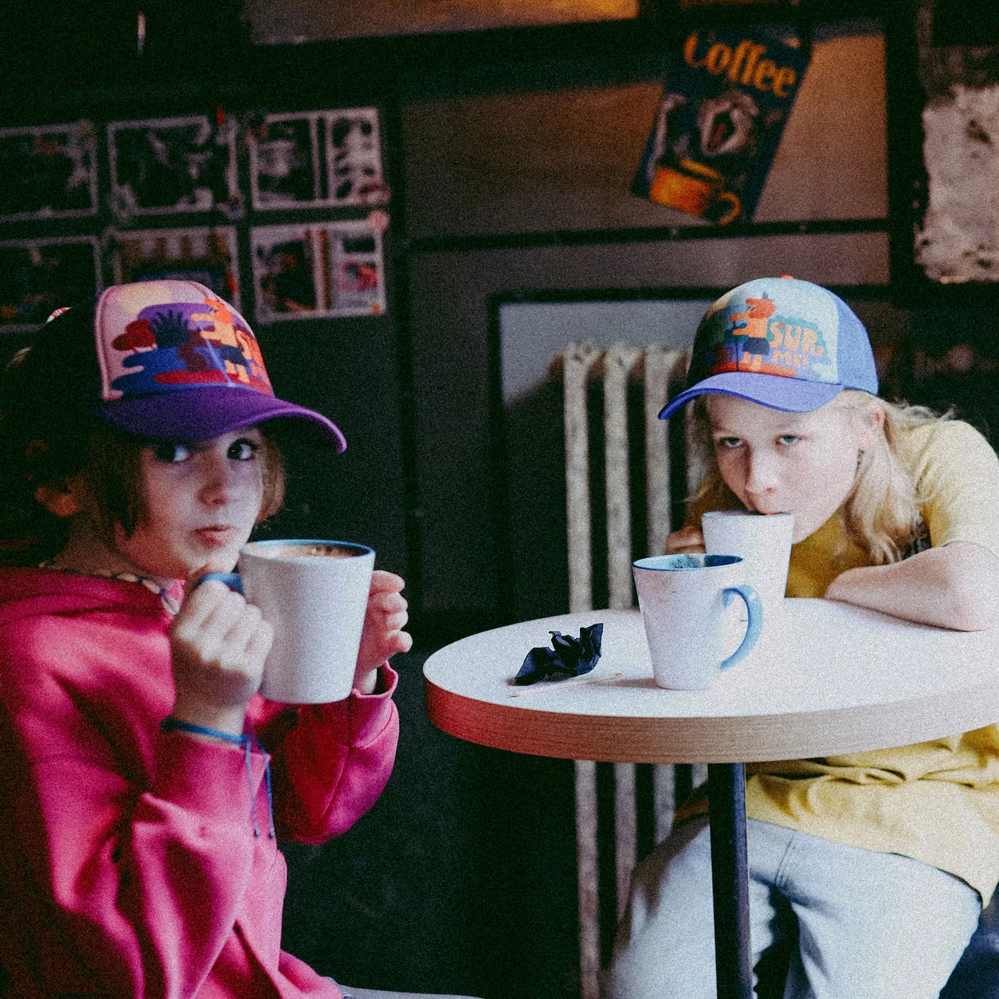 Czapka dziecięca z daszkiem i dodatkowym otworem na kucyk Super Me Pink Yupi Small Kids Cap