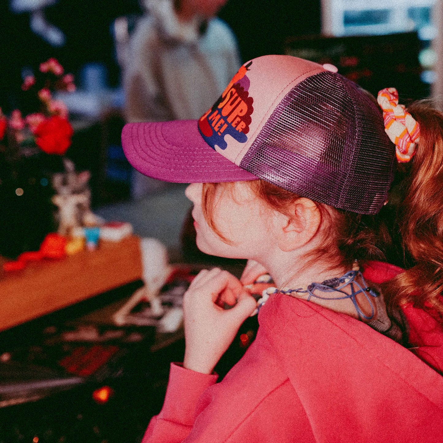 Czapka dziecięca z daszkiem i dodatkowym otworem na kucyk Super Me Pink Yupi Small Kids Cap