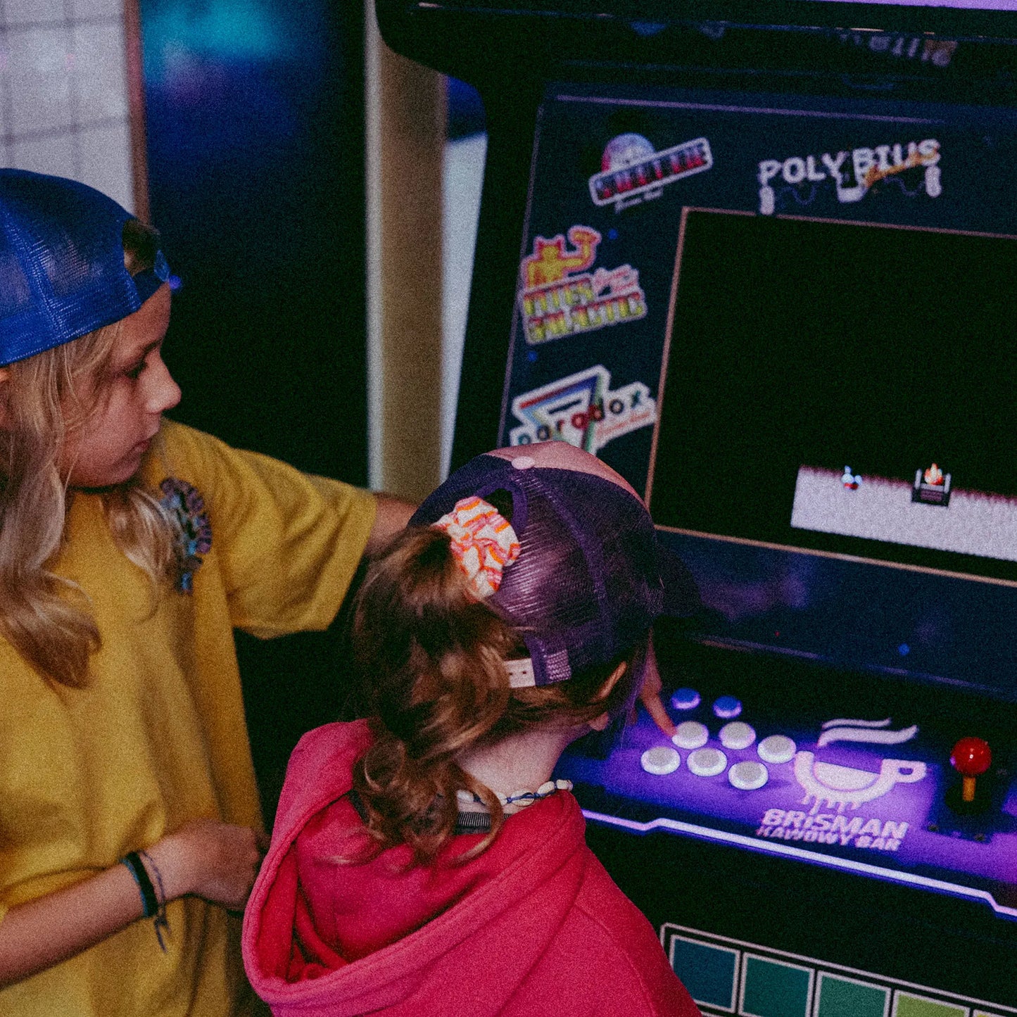 Czapka dziecięca z daszkiem i dodatkowym otworem na kucyk Super Me Pink Yupi Small Kids Cap